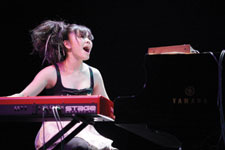 Hiromi (foto
                                  Makoto-Hirose)