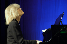 Carla-Bley-(di-Klaus-Muempfer)